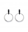 Trendy zilverkleurige oorbellen met een zwart oorstukje