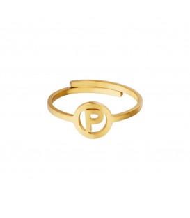 goudkleurige ring met initiaal p in cirkel