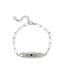 Zilverkleurige armband met kogelkraal en de tekst 'love' en 'amour'