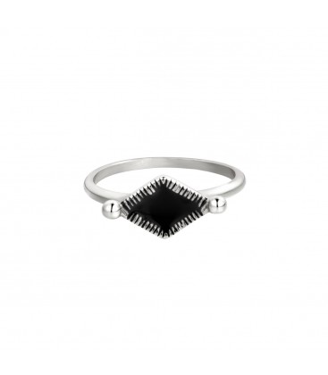 Zilverkleurige ring met zwarte ruitvormige steen (16)