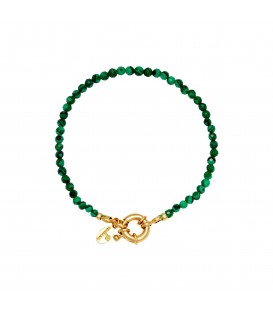 groene kralen armband met een goudkleurige sluiting