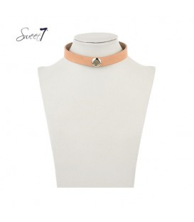 zalmroze choker van imitatieleer met metalen detail