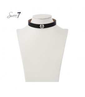 Zwarte choker van imitatieleer met zilverkleurig detail