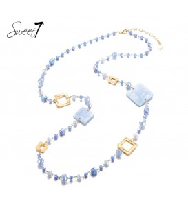 Blauwe lange glaskralen halsketting met vierkante goudkleurige elementen