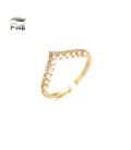 Goudkleurige ring met zirconia steentjes