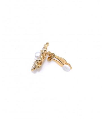 Goudkleurige oorclips met heldere strass steentjes en een acryl pareltje