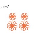 Oranje bloemen oorhanger van raffia