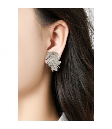 Trendy oorclips in goudkleur met een mooi detail