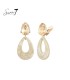 Oorclips champagnekleurige steen en beige hanger