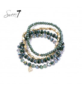 Smaragd groene armband met glas kralen en goudkleurige accenten