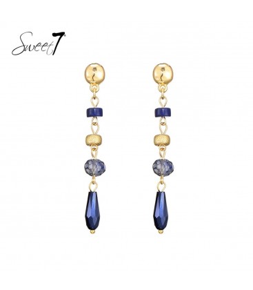Blauwe oorhangers en met goudkleurige details