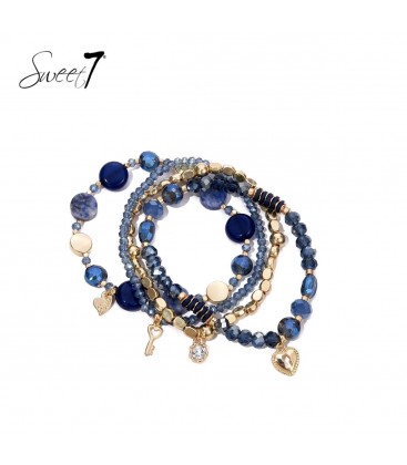 Armband met blauwe kralen en goudkleurige bedels