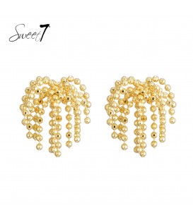 Goudkleurige oorhangers met kralen en strengen