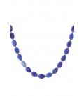 Halsketting met blauwe kralen en goudkleurige details