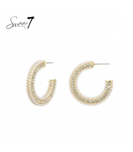 Oorbellen halve creool met luxe acryl parels