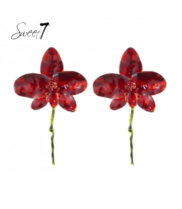 Oorbellen met dieprode bloemen en groene steel