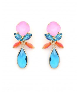 Oorclips met roze steentje en blauwe ovale hanger en kraaltjes