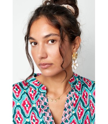 Goudkleurig met zwarte bloemen oorhangers