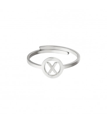 Zilverkleurige ring met initiaal X in cirkel