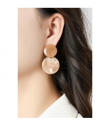 Oorclips beige met marmerglans en ronde vorm