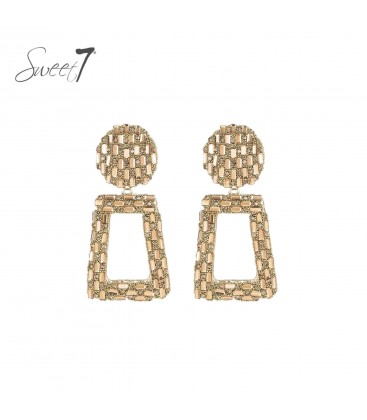 Oorbellen bruin met vierkante structuur en ingelegde details