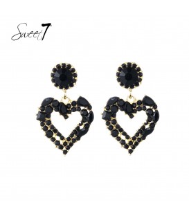 Oorbellen met zwart hartdesign en fonkelende strass steentjes