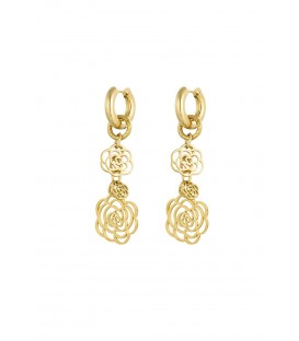 Oorbellen met drie goudkleurige bloemenhangers