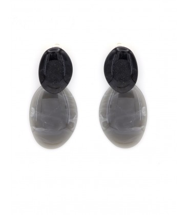 Oorclips met ovaal zwart oor stukje en grijze hanger