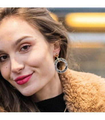 Oorclips zilverkleurig met slangenprint in de hanger