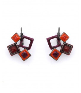 Oorbellen met rode vierkante vormen en glas steentje