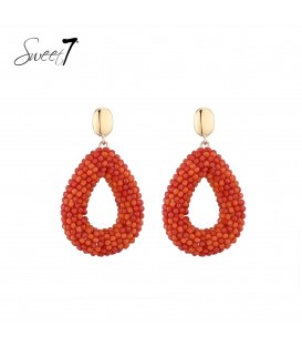 Oorbellen rood met oranje glas kralen en een goudkleurig oor knopje