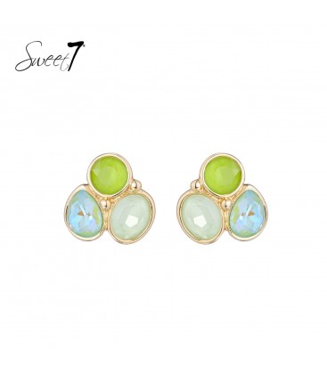 Oorbellen met mintgroen, lime en een blauw steentjes