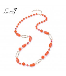 Halsketting met oranje kralen en goudkleurige schakels