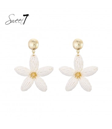 Oorbellen in bloemdessin met goudkleurige details