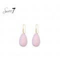 Oorbellen met roze kralen met een ovale hanger