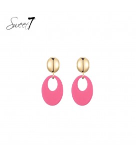 Oorbellen trendy roze hanger met een goudkleurig oor stukje