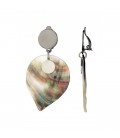 Oorclips bruin met een hanger van schelp