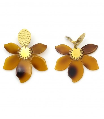 Oorclips met bruine bloem bladeren en goudkleurige details