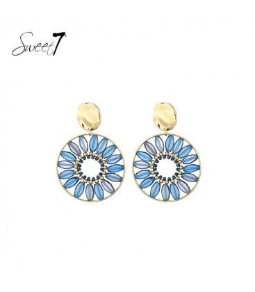 Oorbellen met blauwe bloemcirkel en goudkleurige details